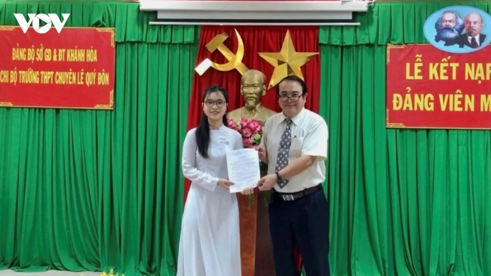 Hướng dẫn mới của Ban Bí thư về thẩm tra lý lịch người vào Đảng